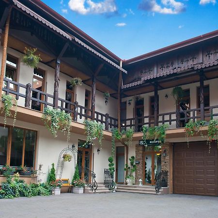 Hotel Galany Rădăuţi Esterno foto