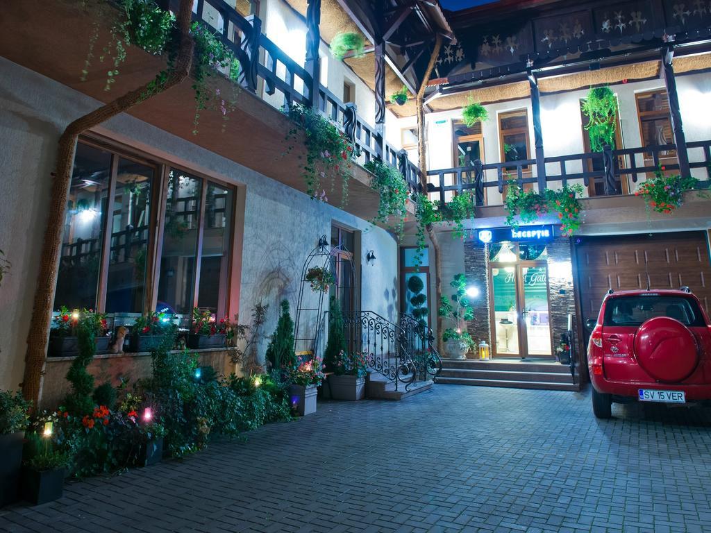Hotel Galany Rădăuţi Esterno foto