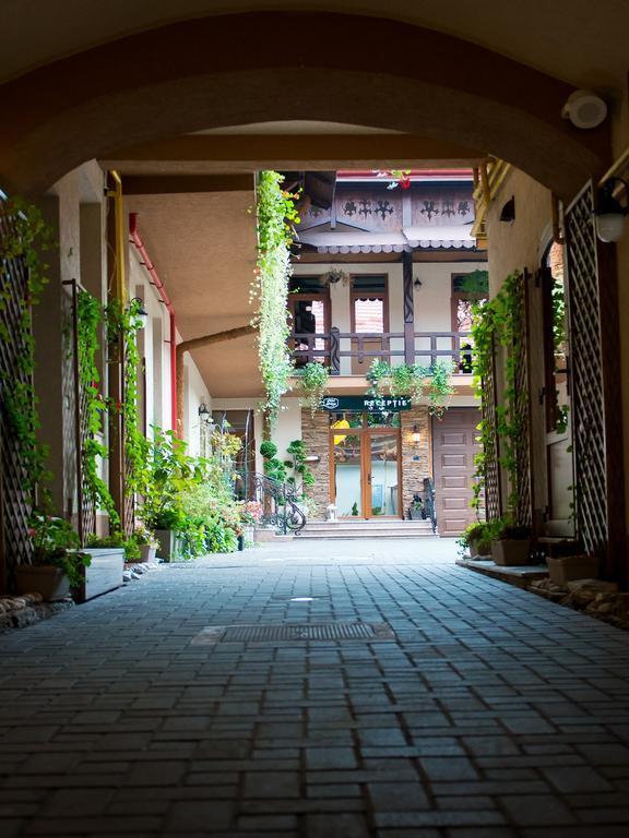 Hotel Galany Rădăuţi Esterno foto