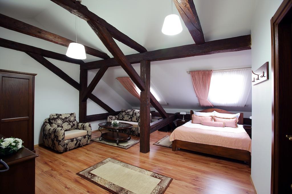 Hotel Galany Rădăuţi Esterno foto