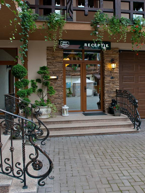 Hotel Galany Rădăuţi Esterno foto