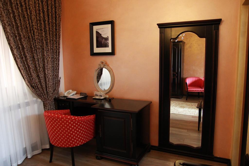 Hotel Galany Rădăuţi Esterno foto